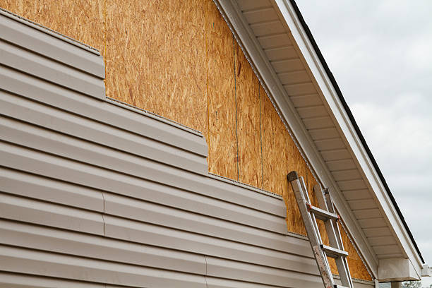 Professional Emergency Siding Repair technician working in Chagrin Falls, OH